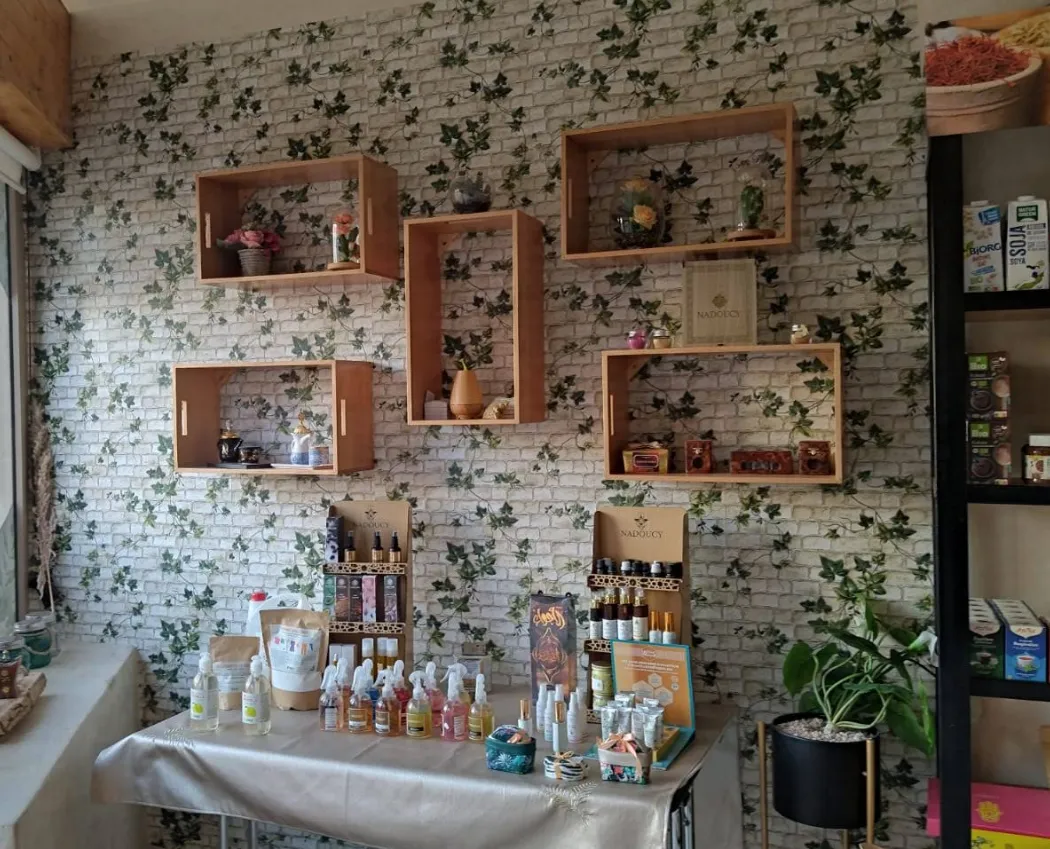 Espace de travail et préparation des produits frais chez Nadoucy